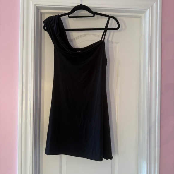 Nasty Gal Black One-Shoulder Drape Shoulder Dress - Picture 1 of 10